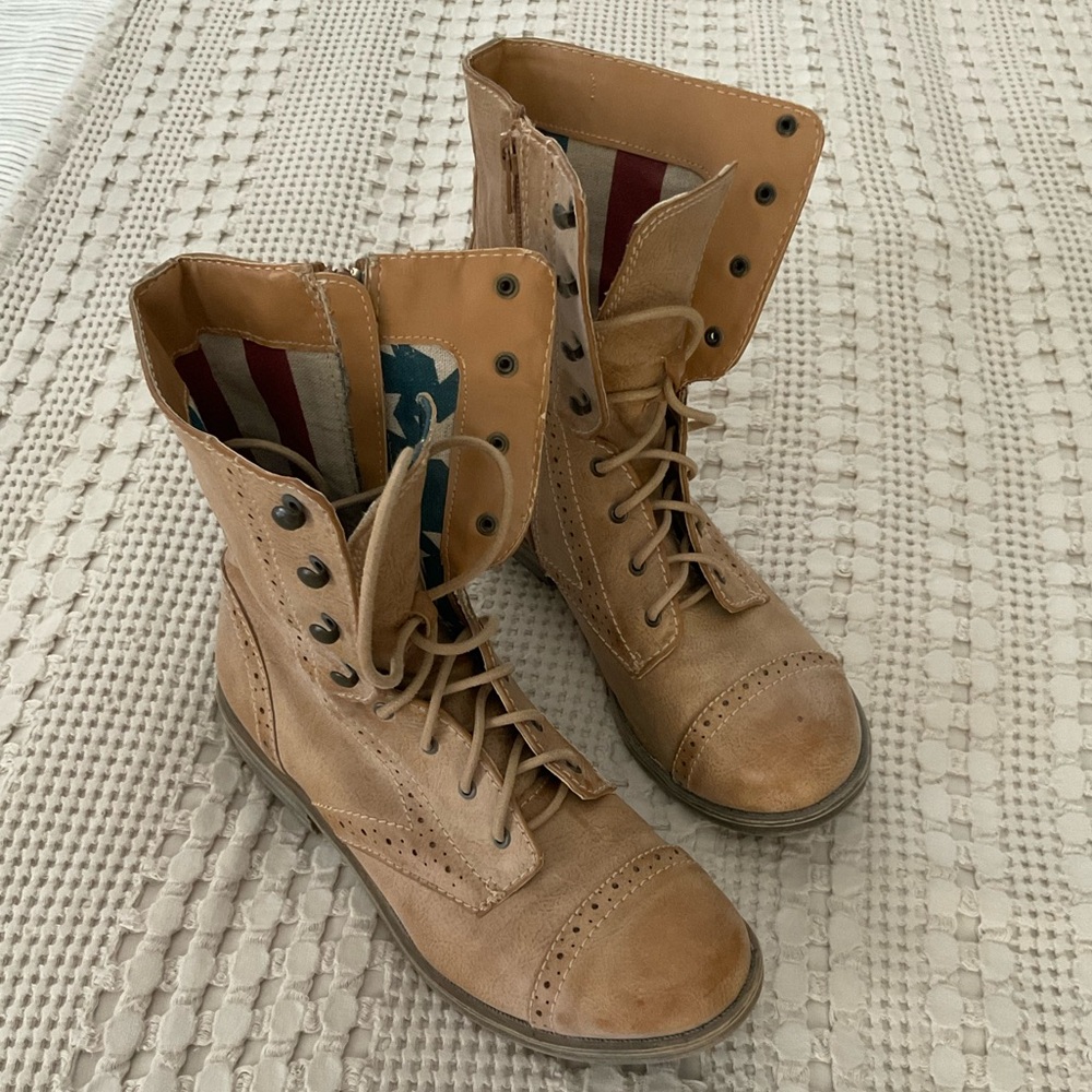 Tan Lace-Up Boots with Flag Detail